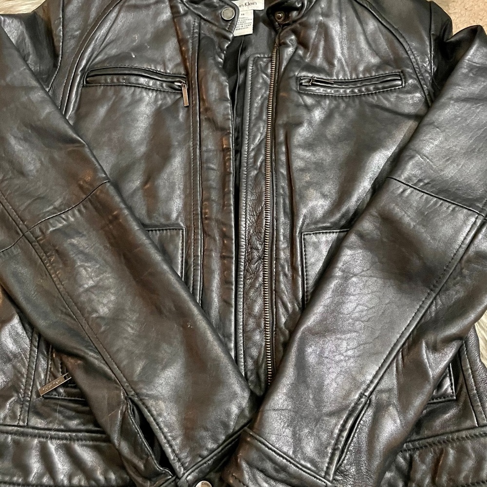 Vintage Calvin Klein genuine leather coat - Picture 4 of 10